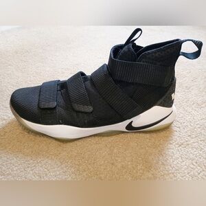 Nike LeBron Solider 11 - Size 12